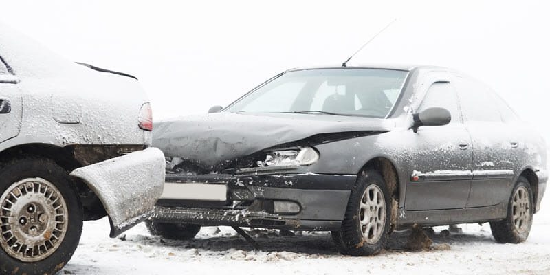 winter-car-accident-intersection